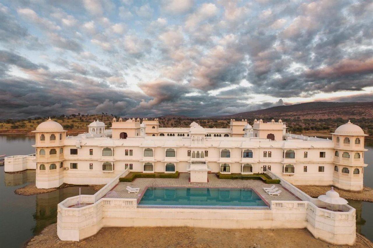 Juesta Lake Nahargarh Palace, Chittorgarh Parsoli Exterior photo